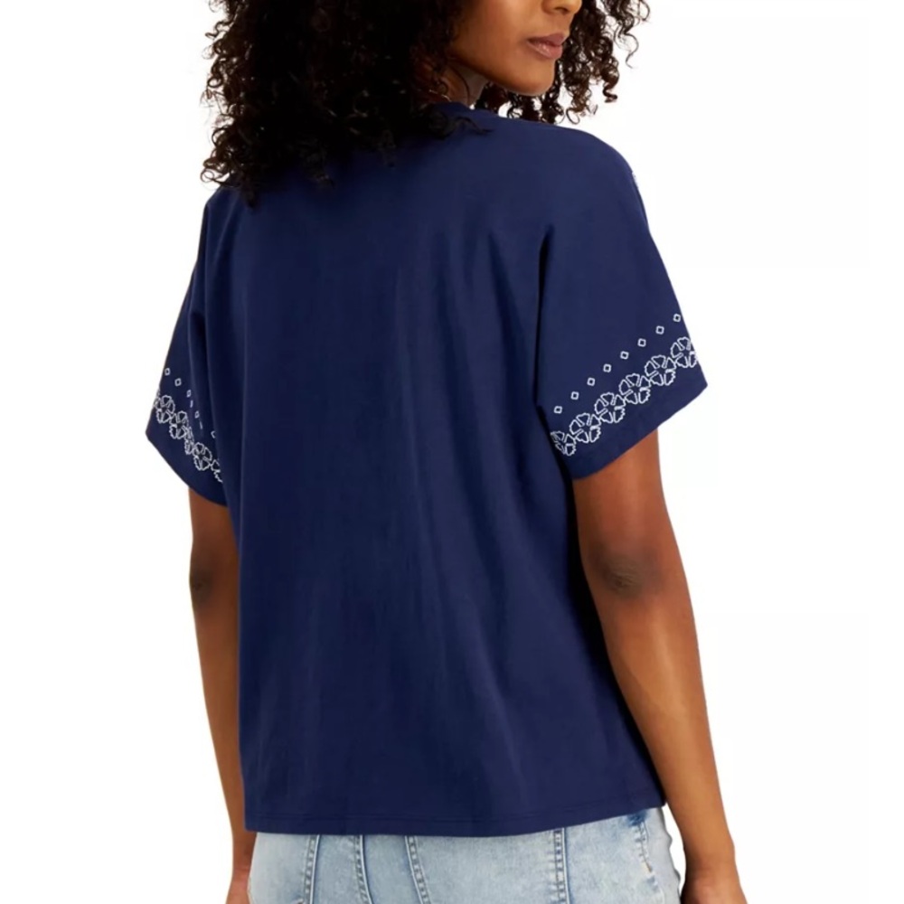 blue and white embroidered relaxed fit casual shirt sleeve blouse, size medium - Picture 7 of 7